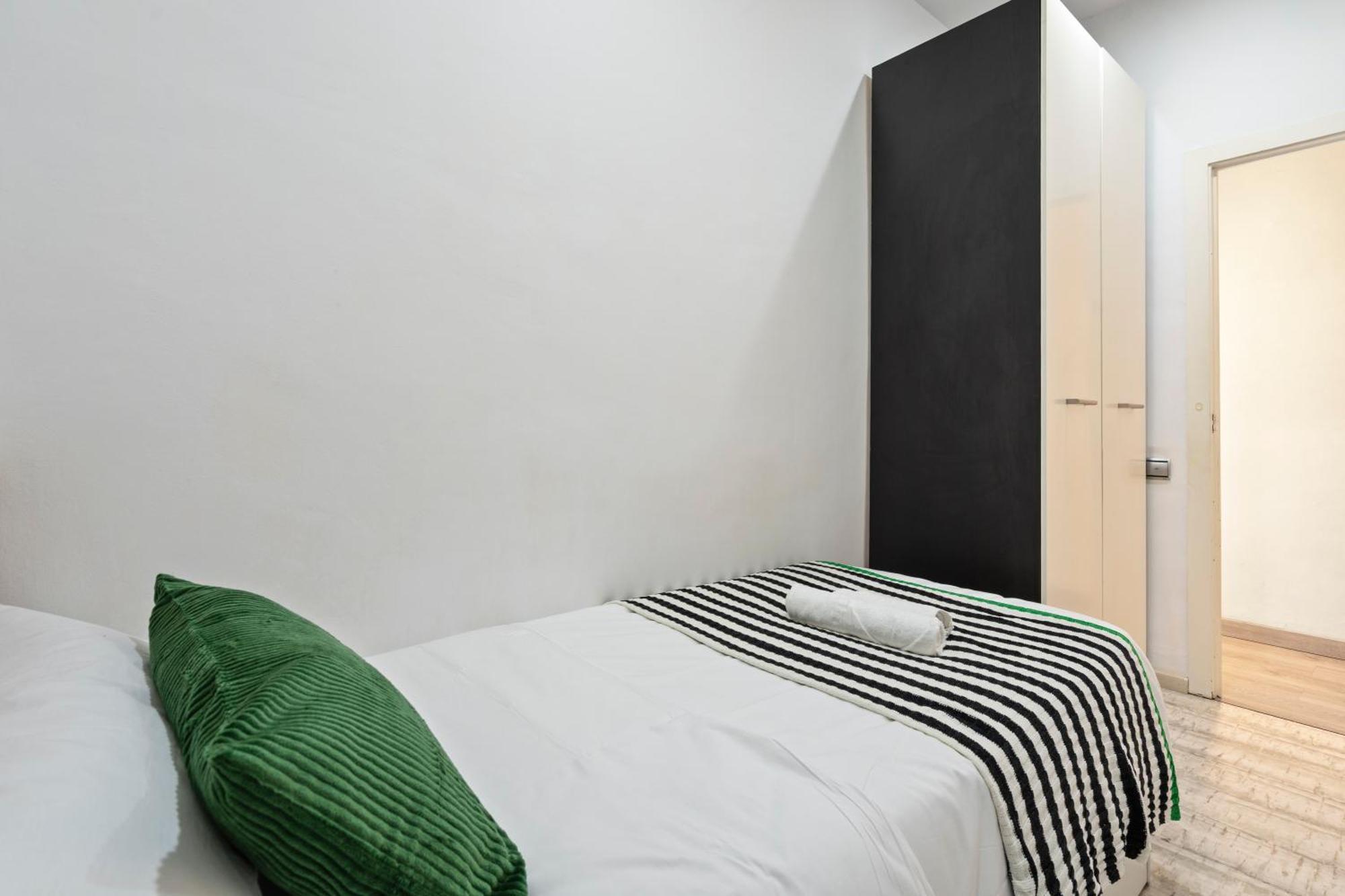 Steps To Sagrada Familia 2bedroom Retreat * Barcelona